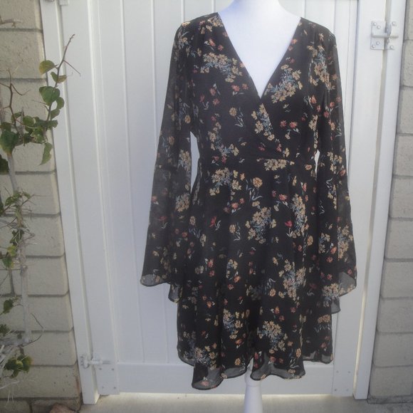 Free People Dress “Lilou” Black Floral Flirty Bohemian Boho Dress Size Large - Picture 2 of 8